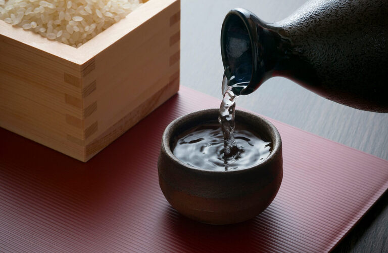 厳選した原料で作る純米酒をお届け | 日本酒の通販なら上質な味わいと香りの雪雀酒造株式会社